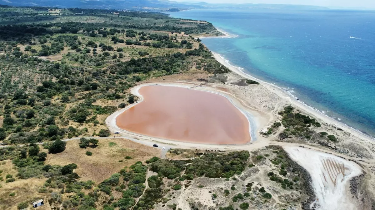 Kalpli Göl'ün Pembeliği Dronla Görüntülendi