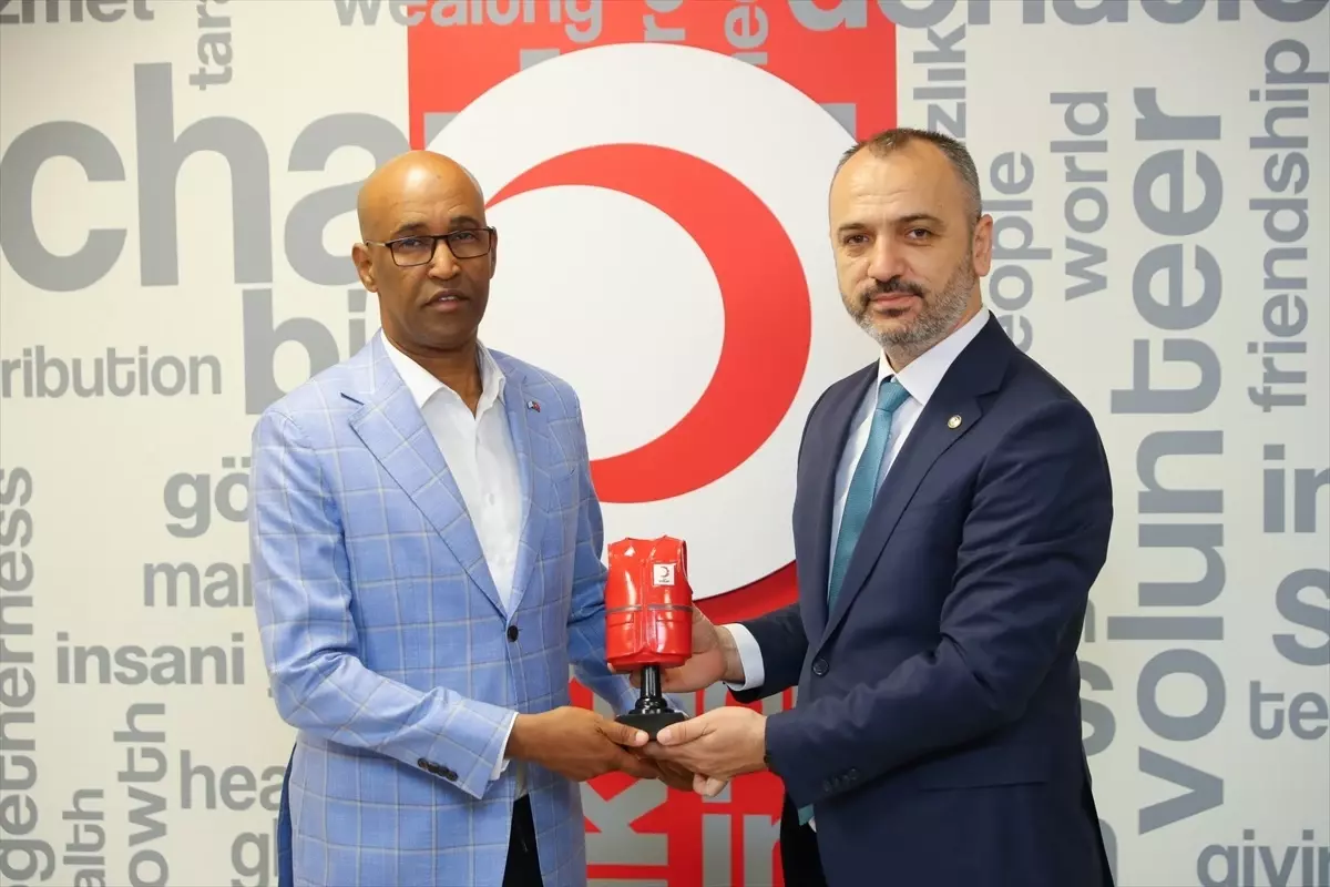 Somali Büyükelçisi'nden Türk Kızılay'a Kurban Vekaleti
