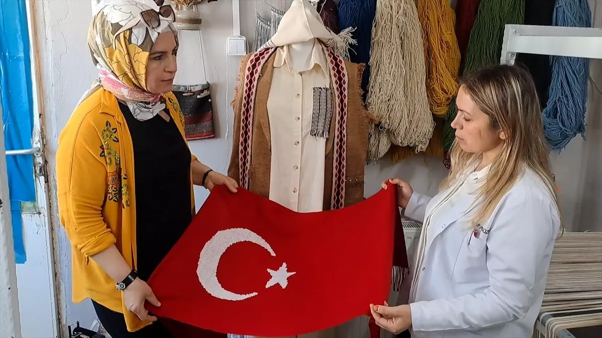 Kadınlar Dokuma Kursuyla Aile Bütçesine Destek Sağlıyor