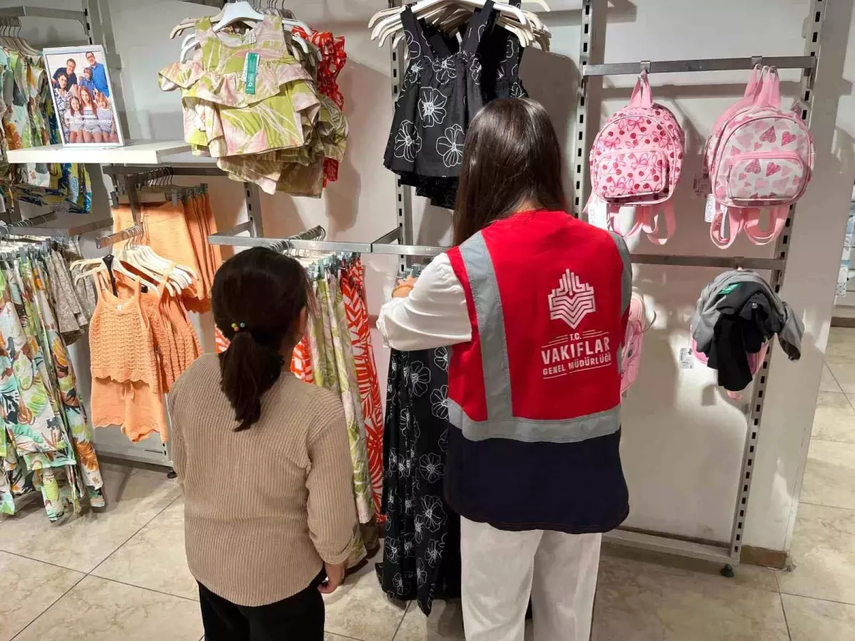 İzmir'de Bayramda 624 Çocuğa Kıyafet Desteği