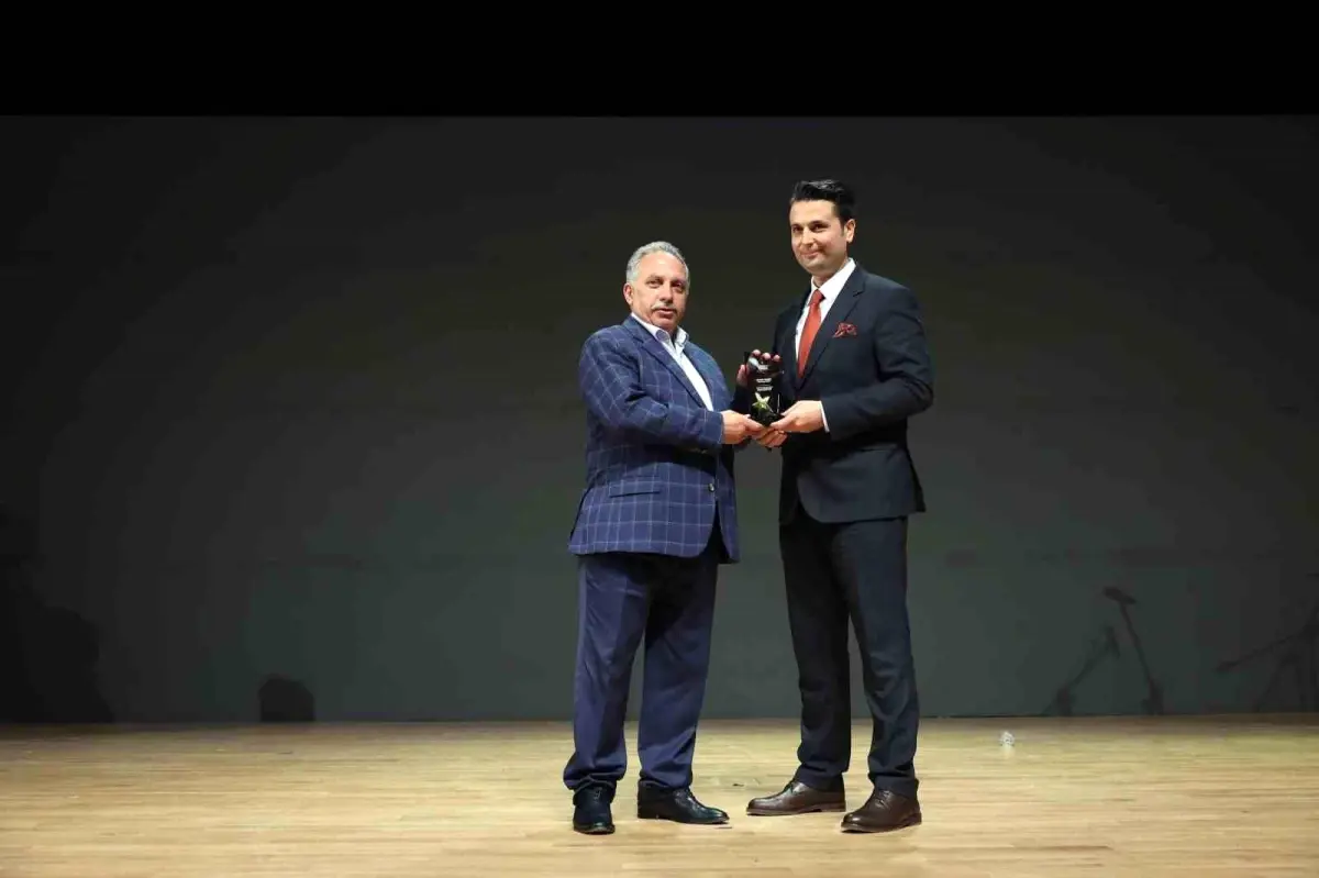 Talas Belediye Başkanı Mustafa Yalçın'a Onur Ödülü