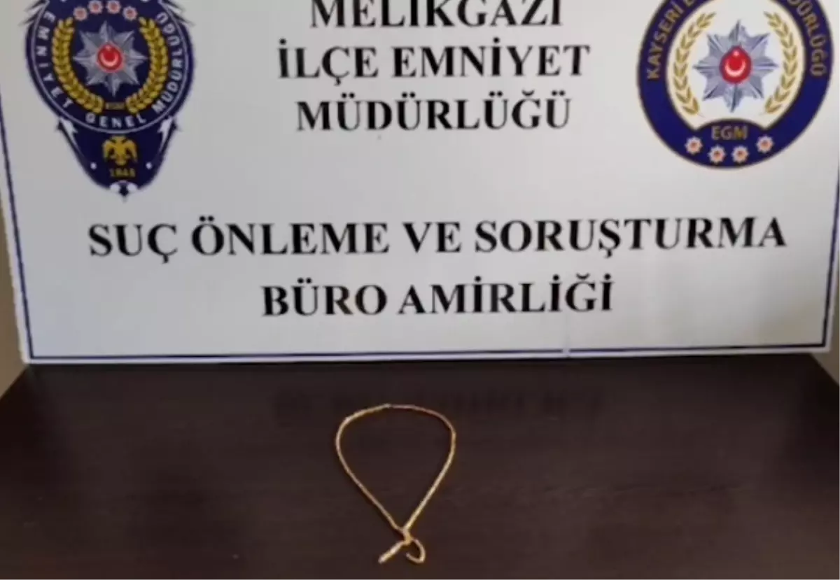 Kayseri'de Altın Kolyeyi Alan Kadın Gözaltına Alındı