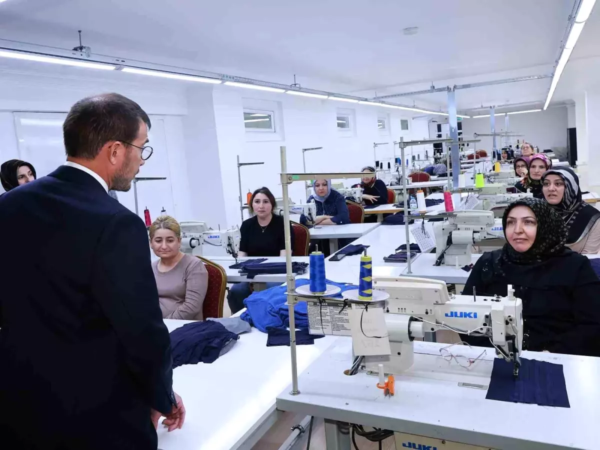 Tokat'ta 'Sanayide Kadın Eli' Projesi ile Kadınlar İstihdam Ediliyor