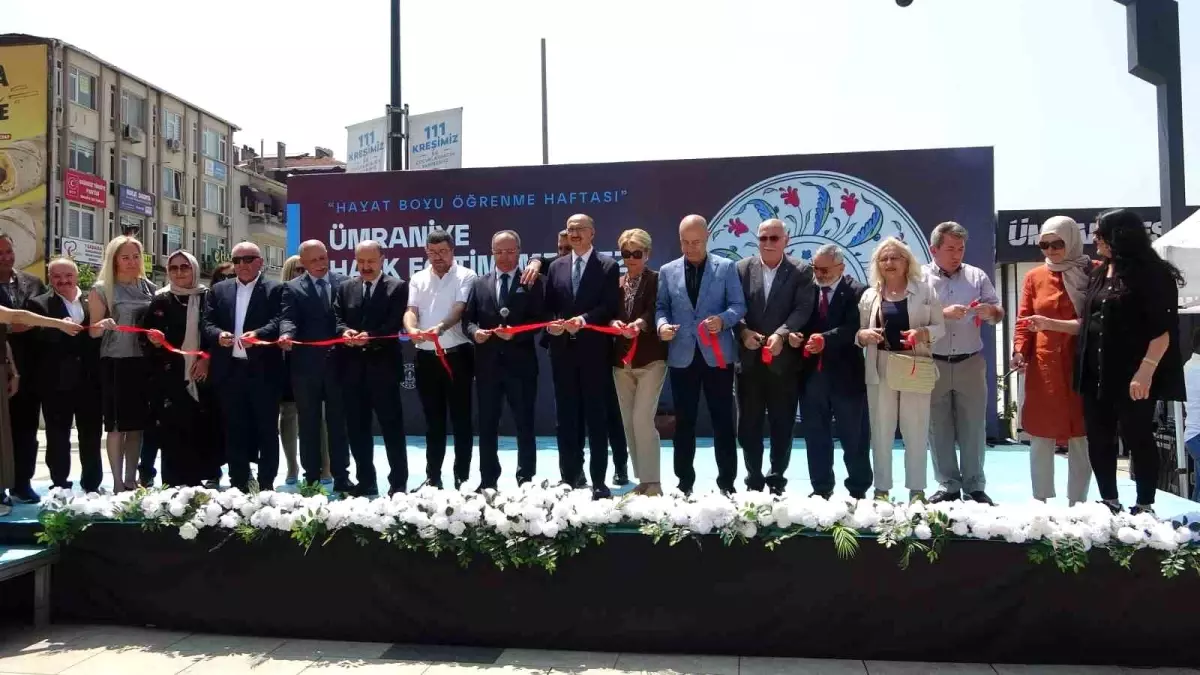 Ümraniye'de 'Halk Eğitimi Merkezi Yıl Sonu Sergisi' açıldı