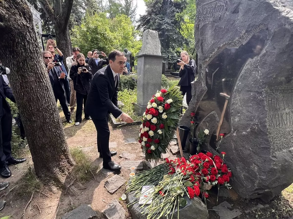 Nazım Hikmet Anıldı