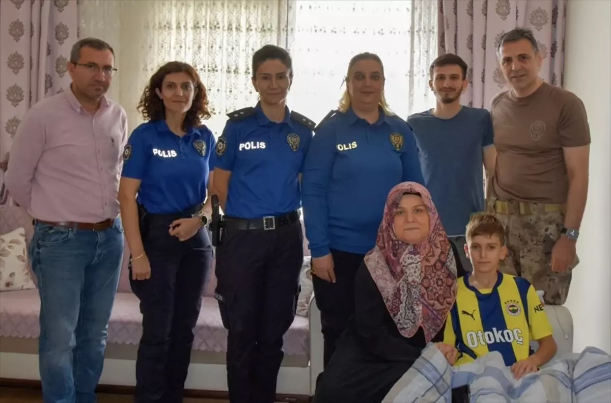 Kayseri İl Emniyet Müdürü Atanur Aydın, şehit ailesini ziyaret etti