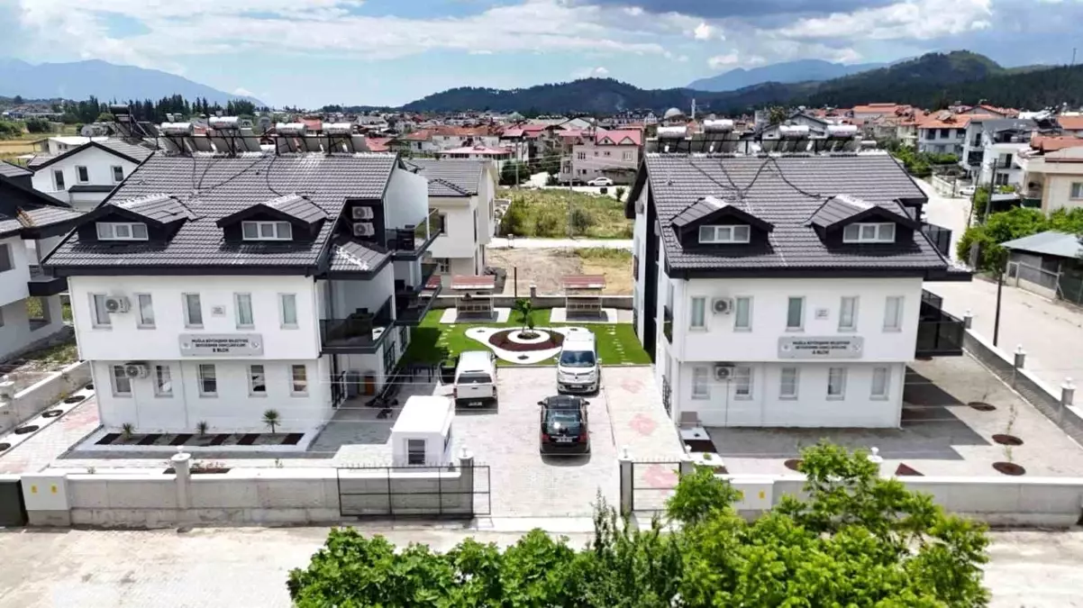 Seydikemer'de Modern Gençlik Evi Açıldı