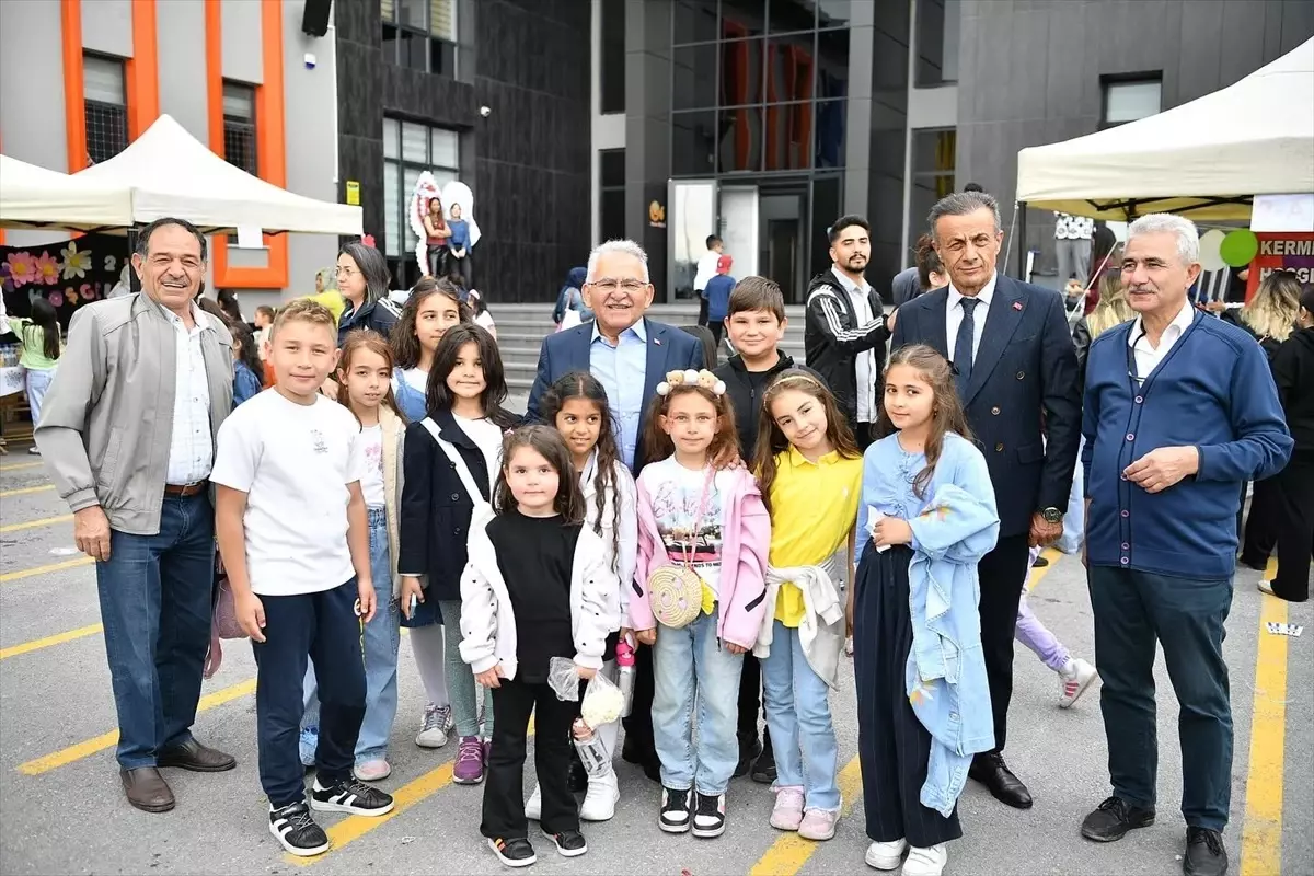 Büyükşehir Başkanından Bahar Şenliği Ziyareti