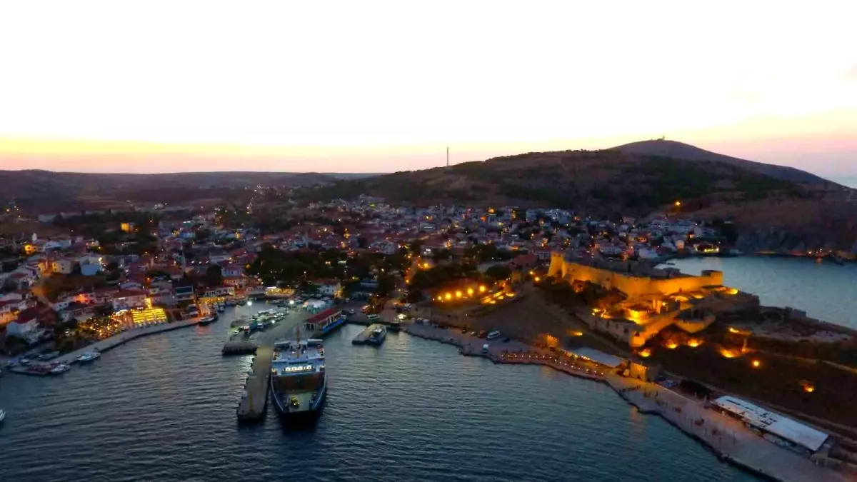 Bozcaada'da Bayramda Araç Girişi Yasak