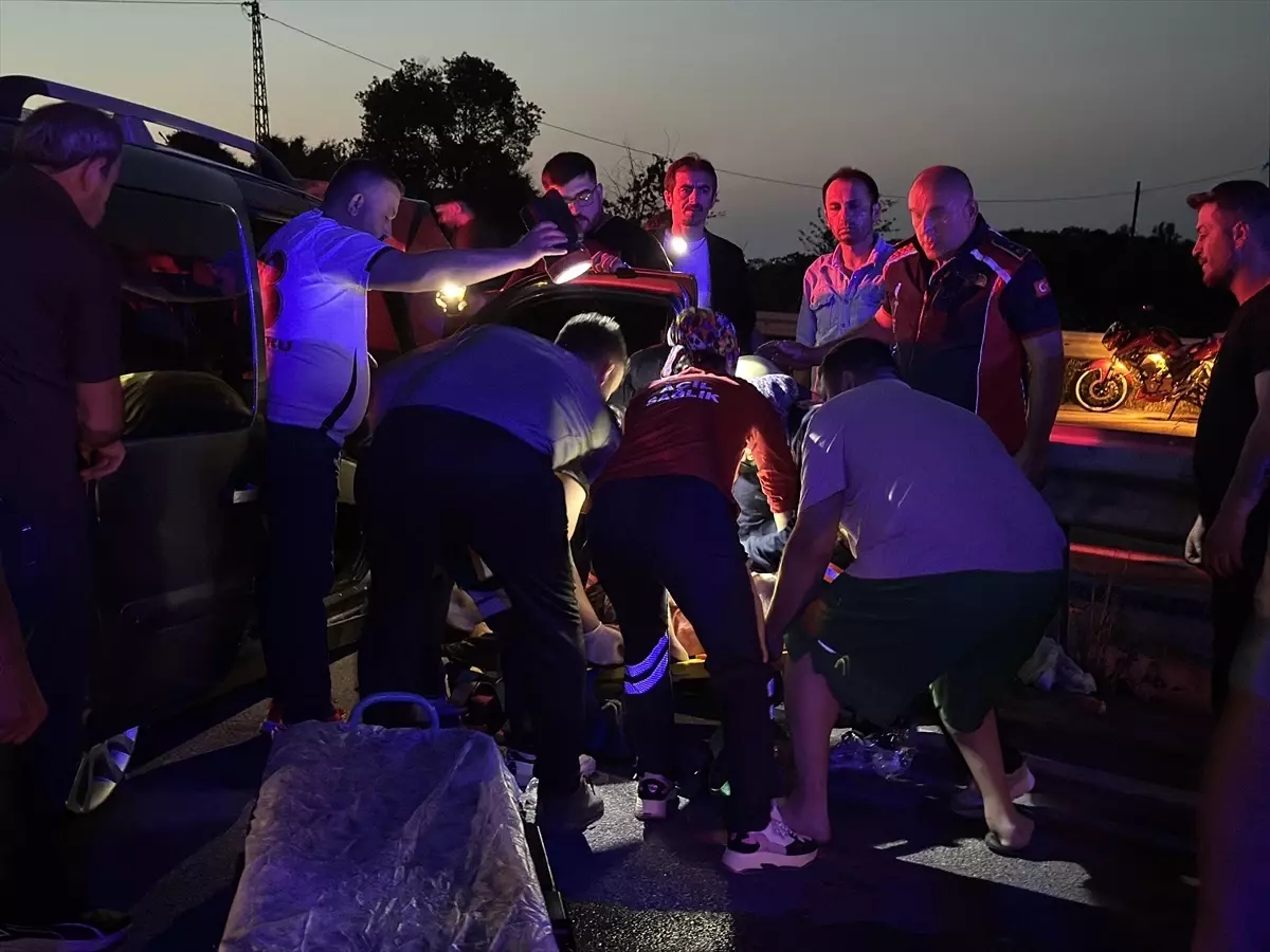 Sinop'ta Trafik Kazası: 2 Yaralı