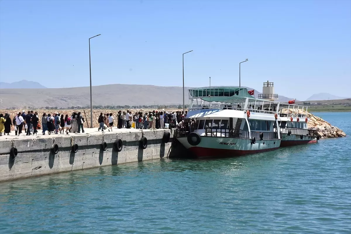 Akdamar Adası: Tarih ve Doğanın Buluşma Noktası