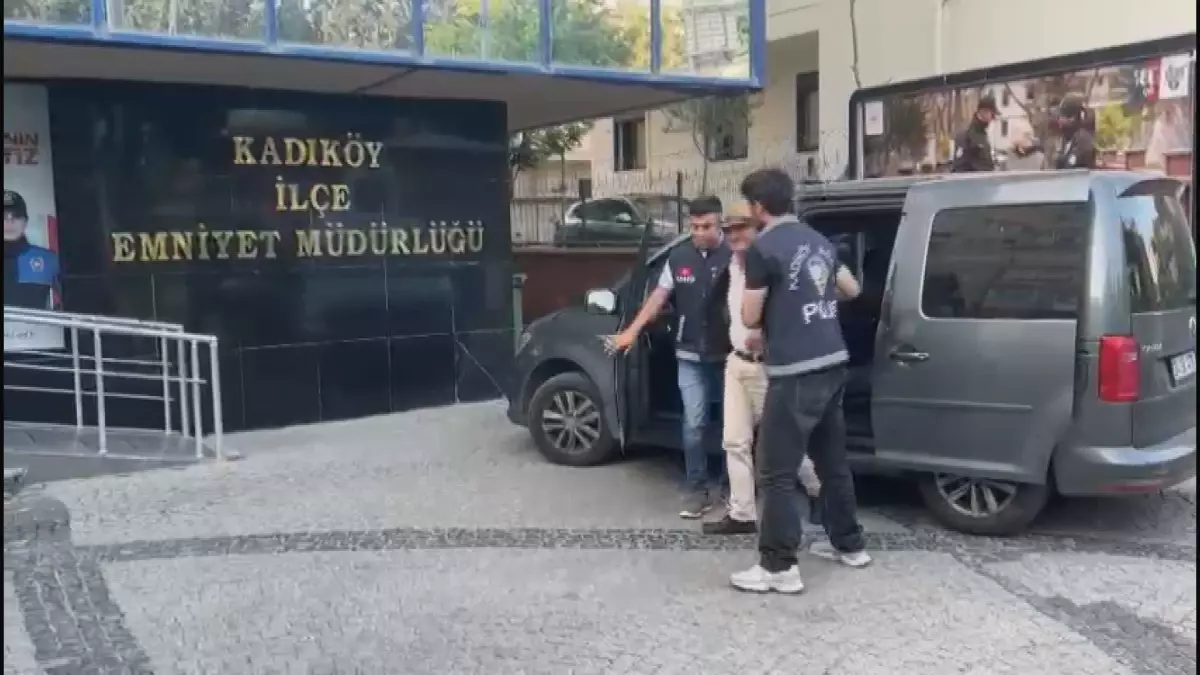 Kadıköy'de Canlı Yayında Taciz Skandalı