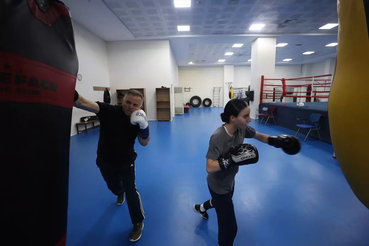 Genç Boksçı Saliha Ceylin Pehlivan'ın Hedefi Olimpiyatlar