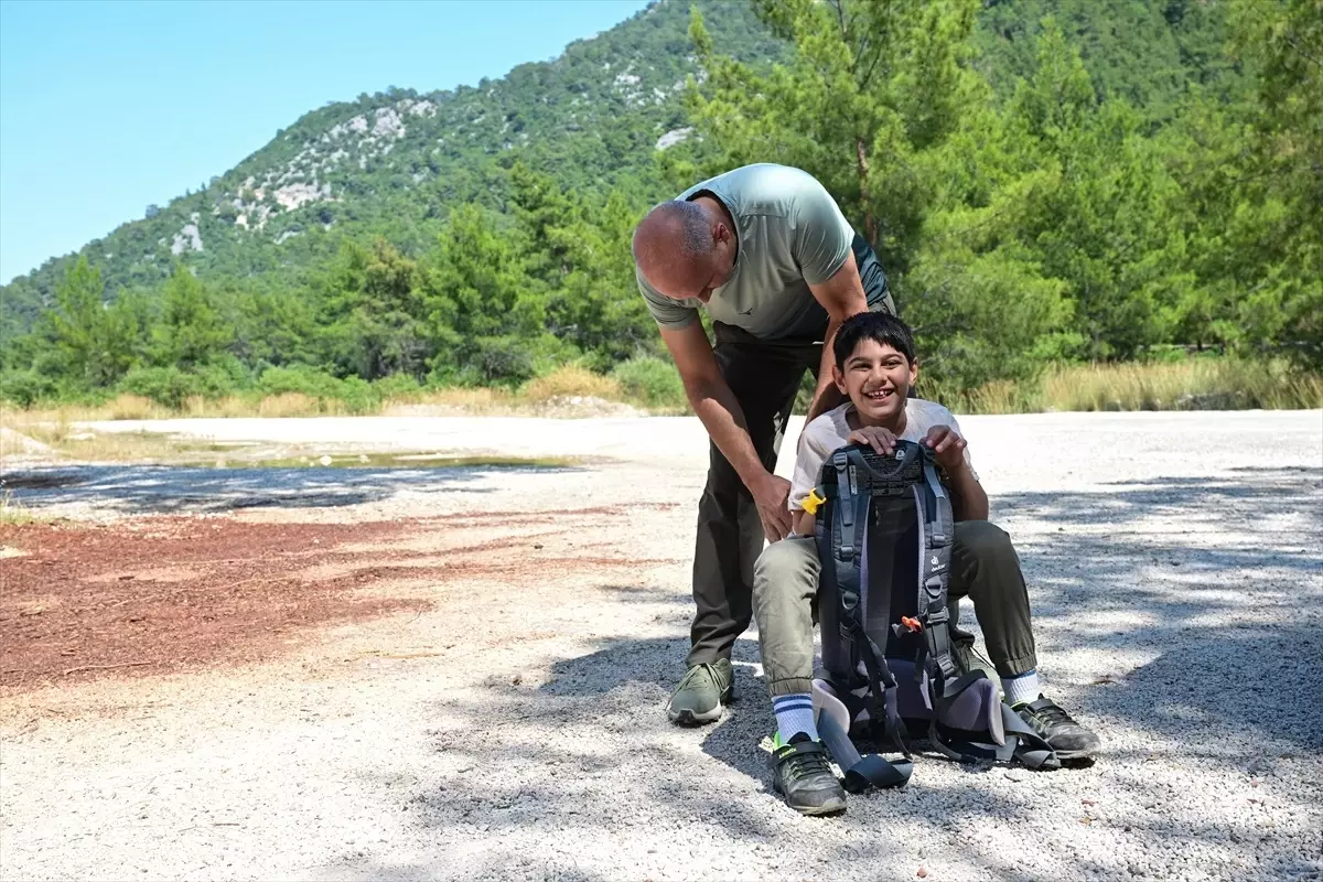 Baba ve Oğul Dağ Yürüyüşlerinde