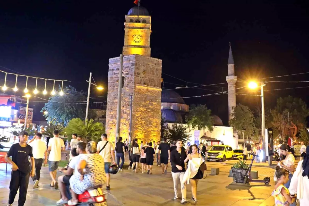 Kaleiçi'nin Akşam Nüfusu 10 Bini Geçiyor