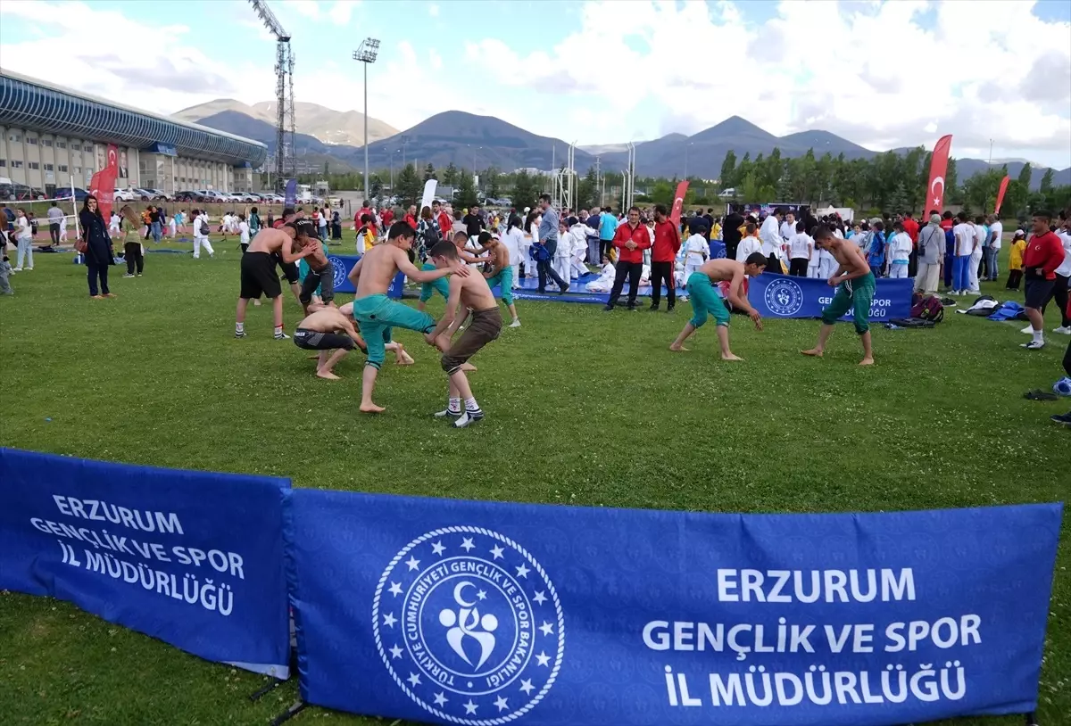 Erzurum'da Yaz Spor Okulları Açıldı