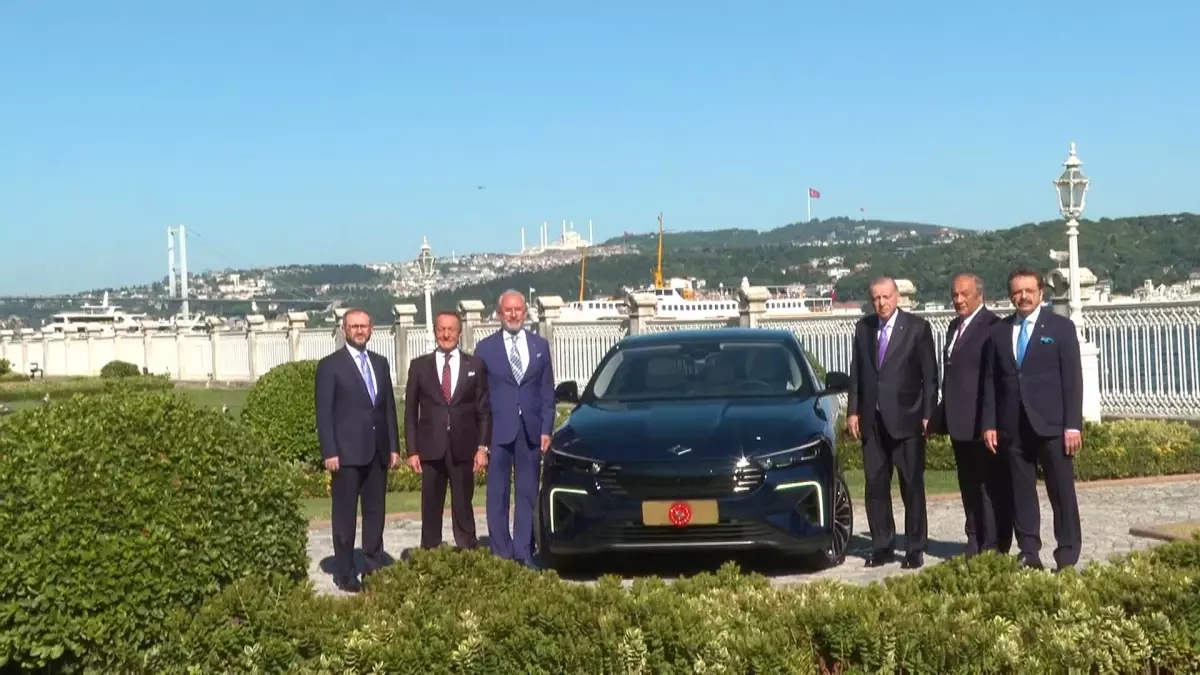 Cumhurbaşkanı Erdoğan, Togg'un Yeni Modeli T10F'nin Test Sürüşünü Gerçekleştirdi