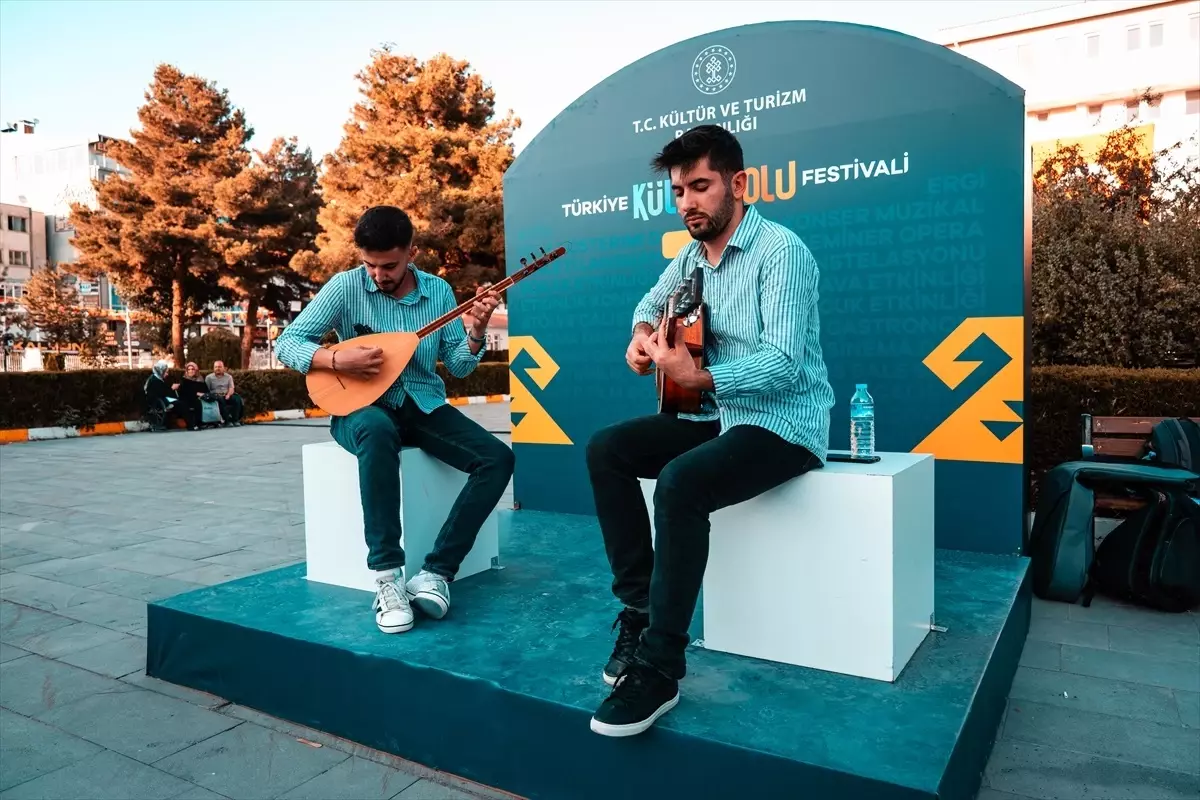 Van Kültür Yolu Festivali Devam Ediyor