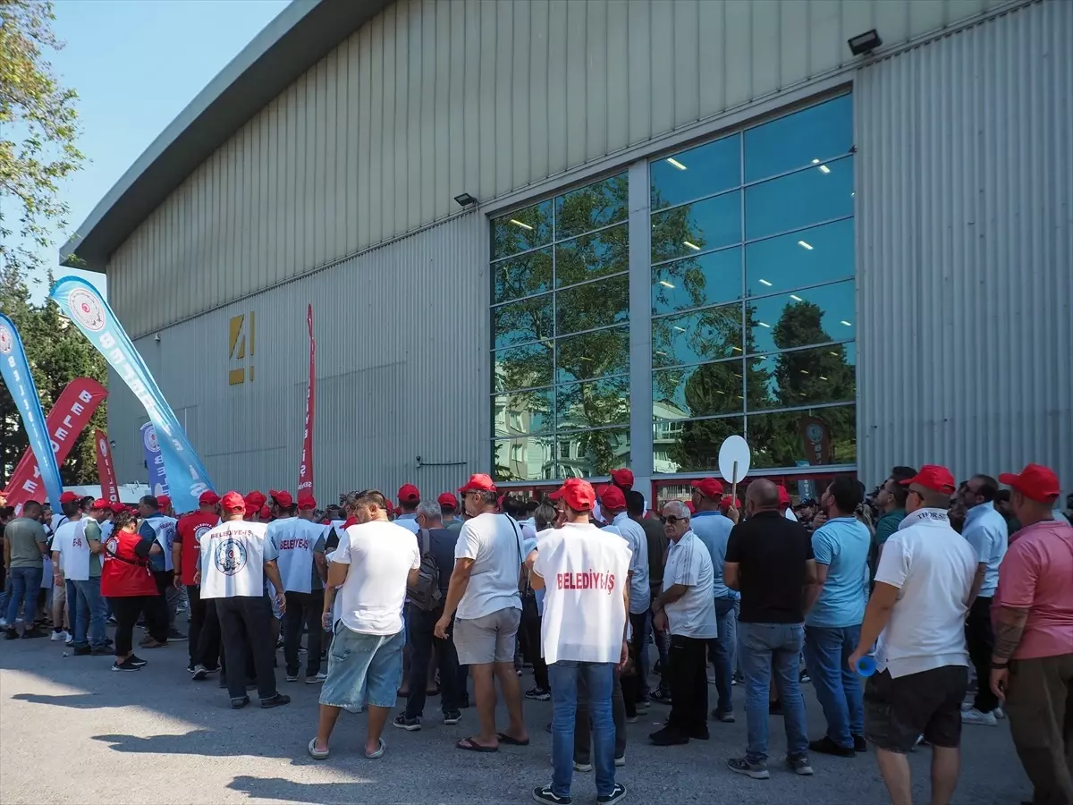 İşten Çıkarılan İşçiler Eylemini Sonlandırdı