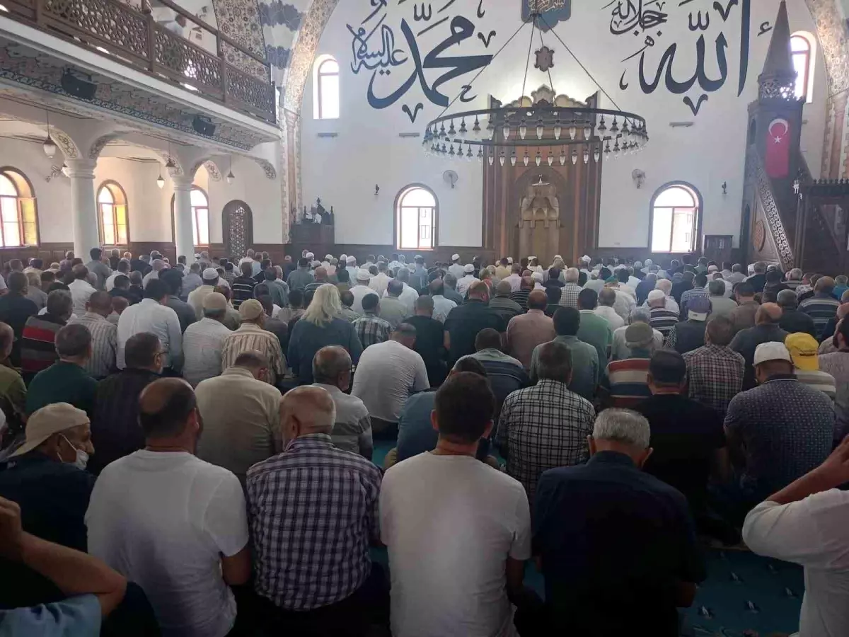 Genç Öğretmen Trafik Kazasında Hayatını Kaybetti