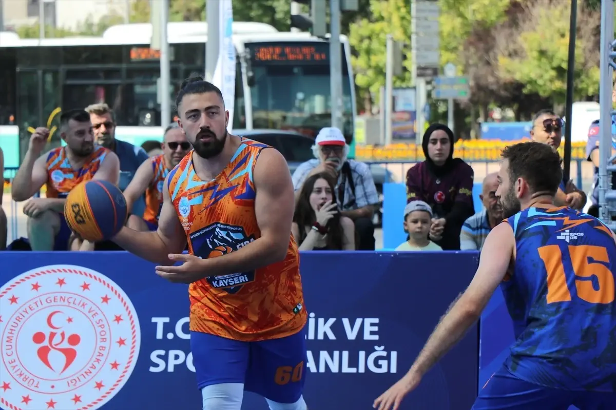 Kayseri'de 3x3 Basketbol Turnuvası Devam Ediyor