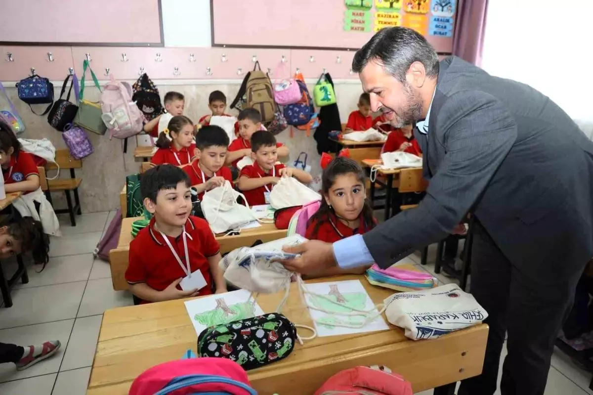 Karabük Belediyesi'nden Öğrencilere Okula Başlangıç Desteği