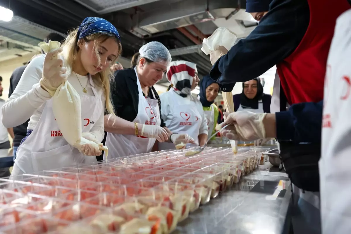 Depremzede Kadınlara Mutfak Atölyesi