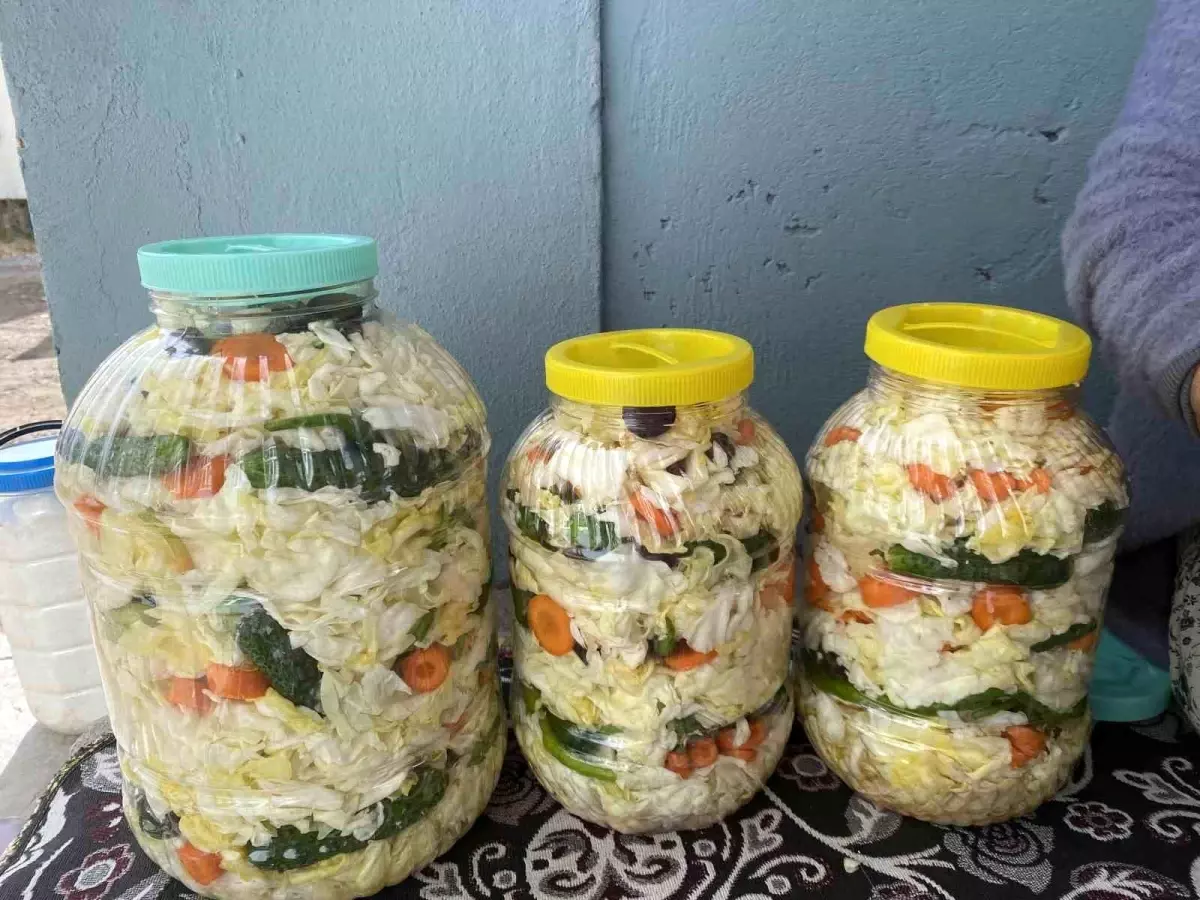 Patnos'ta Kış Hazırlığı: Lahana Turşusu