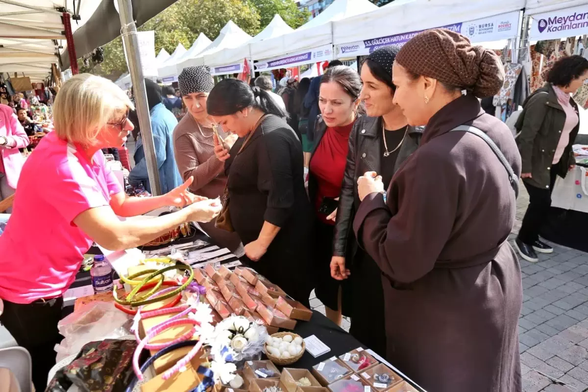 Meydan Kadınların Etkinliği Heykel Orhangazi Parkı'nda Gerçekleşti