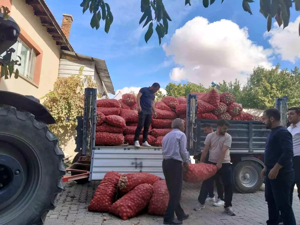 Çiftçilerden İhtiyaç Sahiplerine Zekat Bağışı