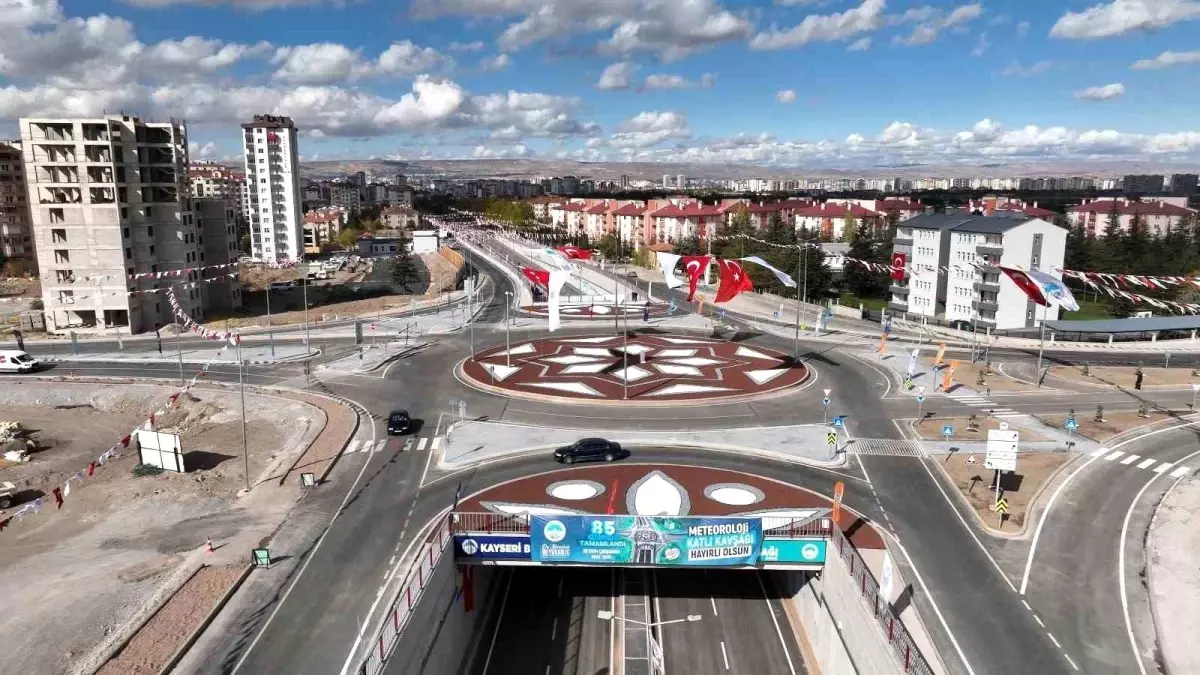 Kayseri'de 29 Ekim Katlı Kavşağı Açıldı