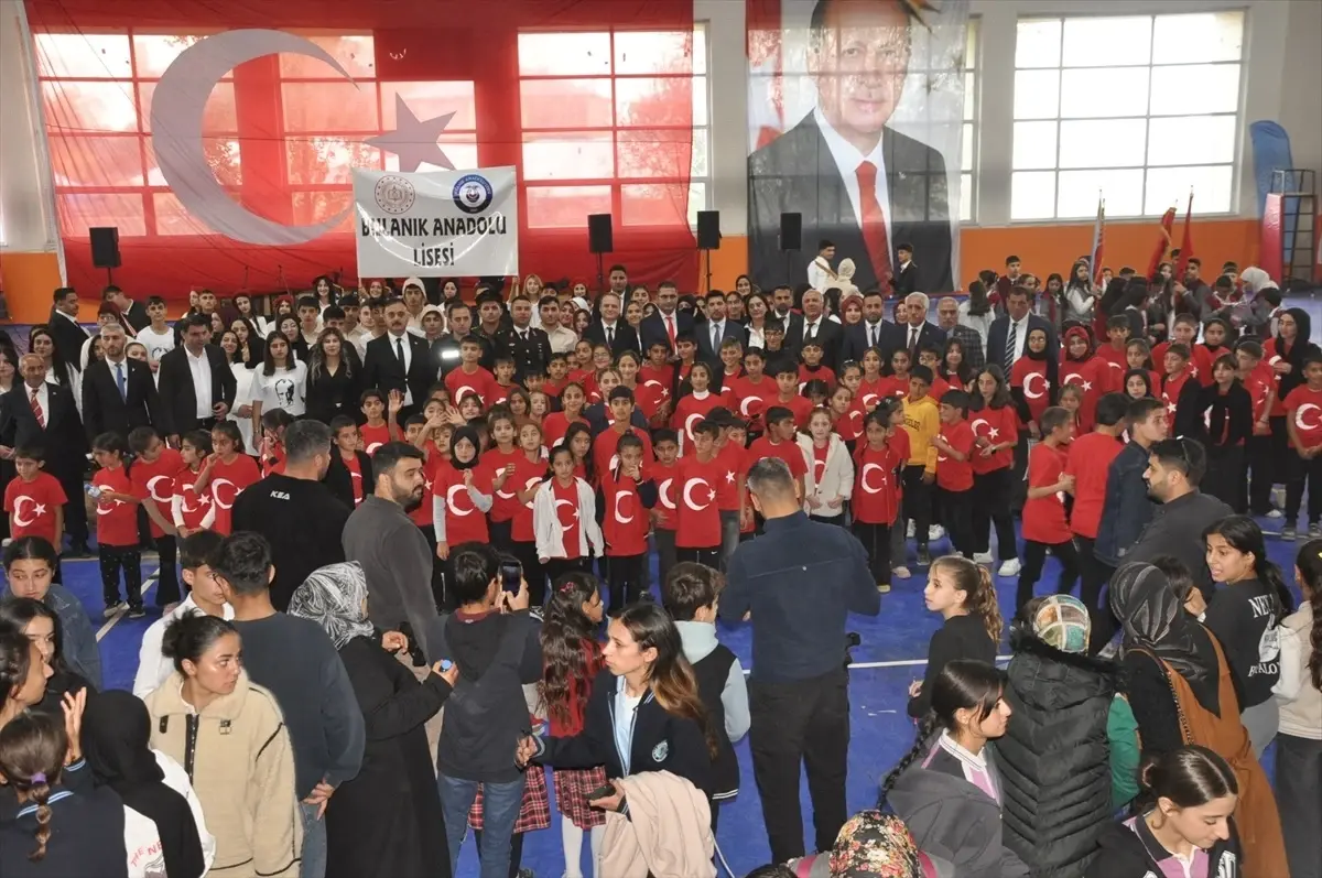 Muş'ta Cumhuriyet Bayramı Kutlandı