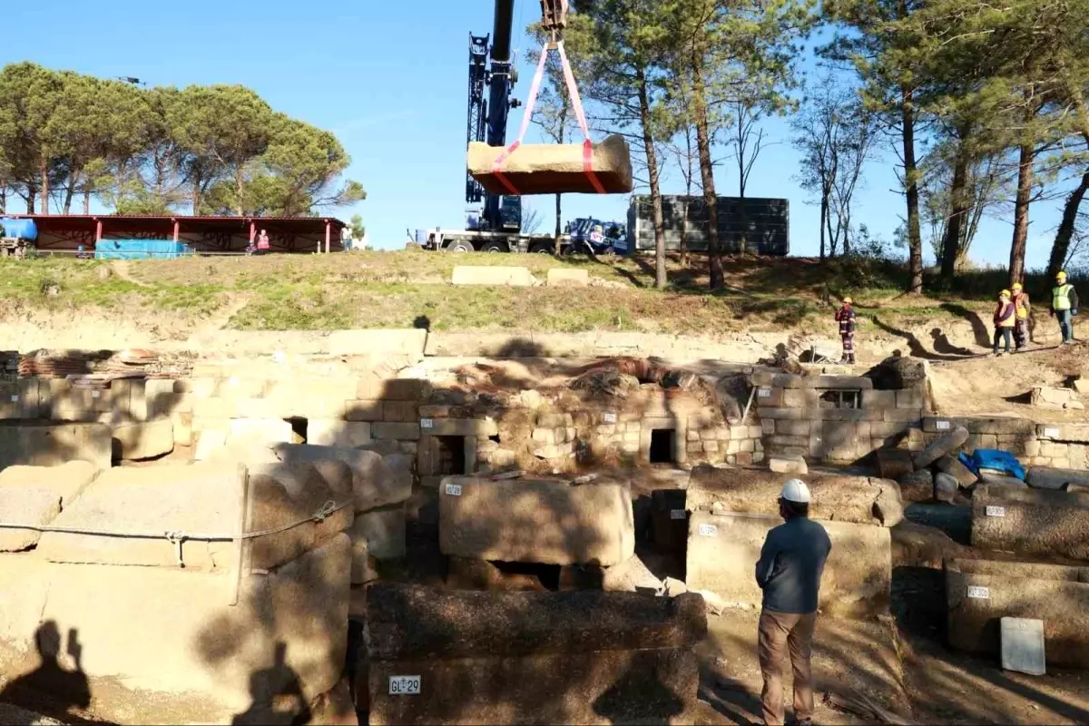 Tios Antik Kentinde Lahit Töreni